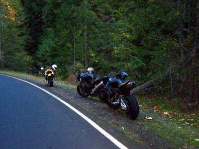 u36/liv2day/medium/34564297.bikesingoldwingcorner.jpg