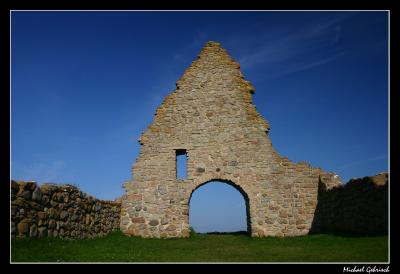 Church ruins at Kapelludden, land