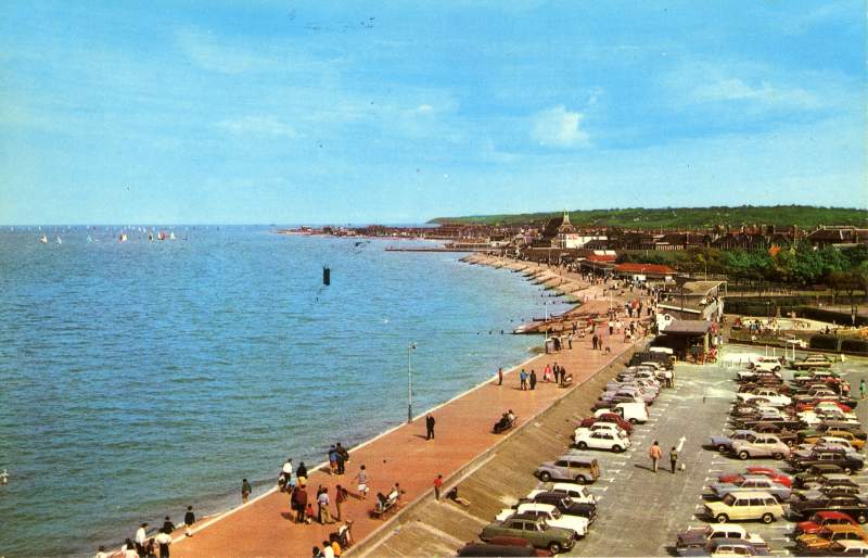 Promenade & Beach