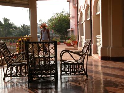 railway hotel Puri.jpg