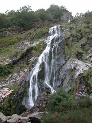 Aug04_Ireland 040_Powerscourt waterfall.jpg