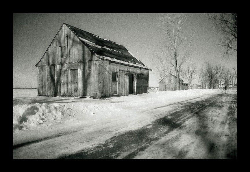 B&W Essays   /  Essais noirs et blancs