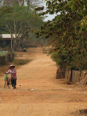 On the way to the crossroads - Southern Laos