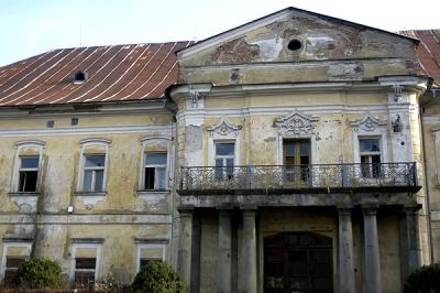 former school in snina