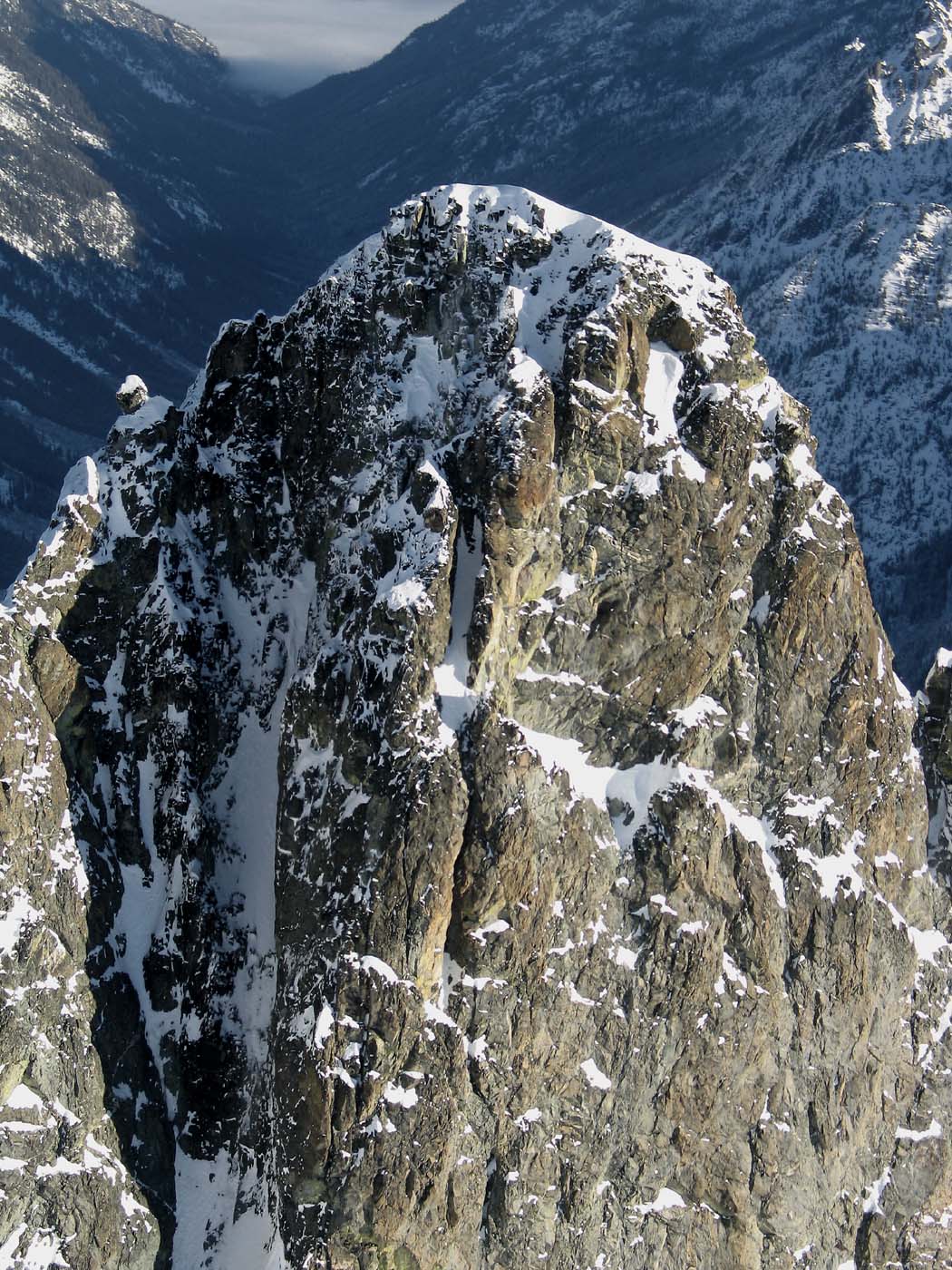 Bonanza Summit Tower, S Face (Bonanza122804-059adj.jpg)