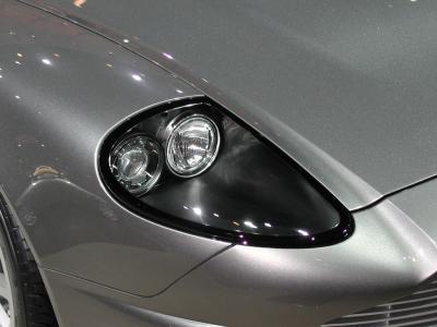 Aston-Martin VanquishSilver eye