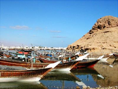 We travel back through Sur, a sleepy fishing town with lots of dhow.