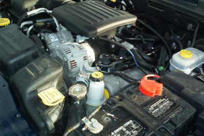 Im001114- 4.7 Engine (before Cold Air Intake)
