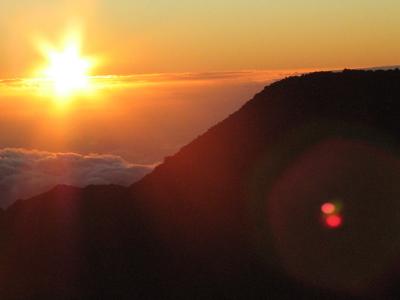 u36/sking/medium/23558906.MauiHaleakalaSunriseDaybreak600x800.jpg