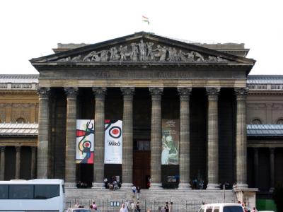 The classical portico of Fine Arts Museum (Szepmuveszeti Muzeum)