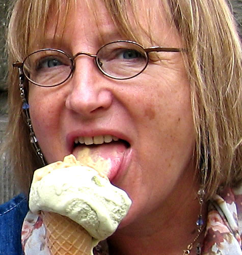 <B>Close Yummy</B><BR>*<FONT size=2>by Moti Goldman</FONT>