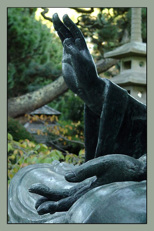 <b>ascetic hands</b> *<br><font size=1>by Michael Puff</font>