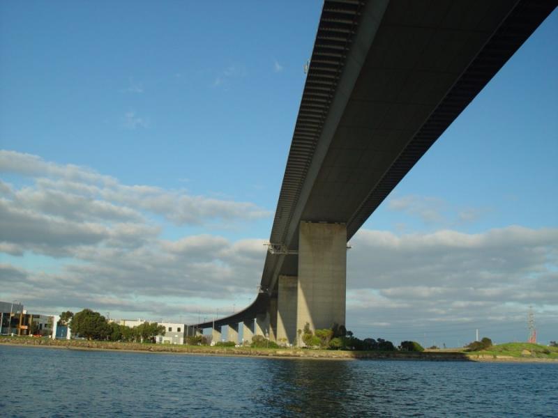 <b>Westgate Bridge*</b><br><font size=1>by Ric Skilton</font>