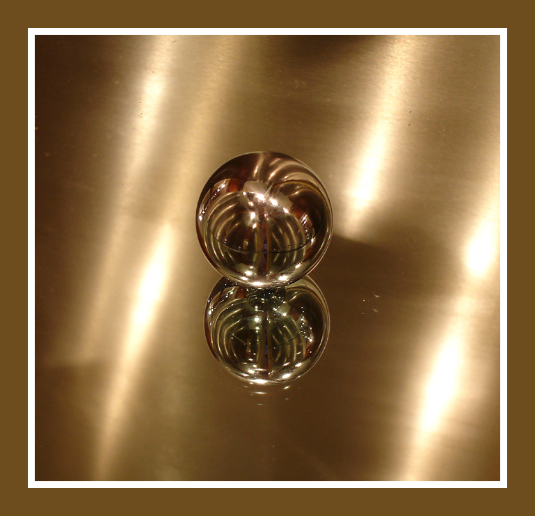 <b>striped ball</b><br><font size=2> by Adrian_K