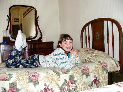 u36/tk82520/medium/24479308.christmasgalleryzip1PC041978_sarahbed.jpg