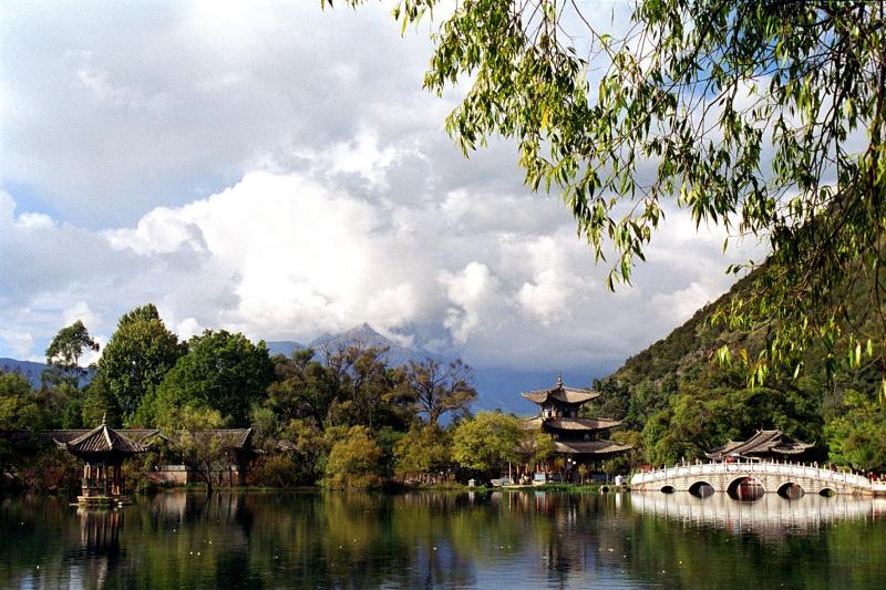 view from lake lijang.tif