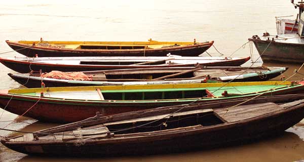 Boats-on-Ganges