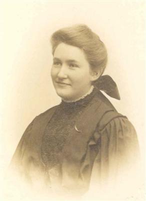 1406 - Mary B. Quinlan c.1904.jpg