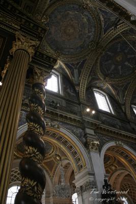 u36/twestwood/medium/34582710.411InsideStPaulsCathedral.jpg