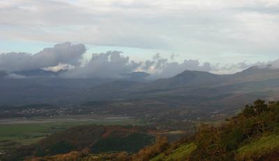 Penrhyndeudraeth, Cnicht and Snowdon in cloud