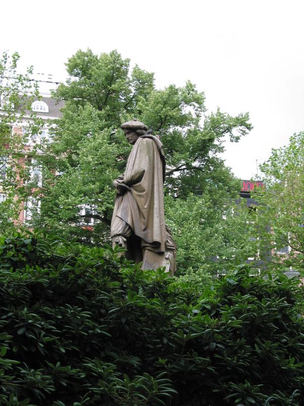 Rembrandts statue