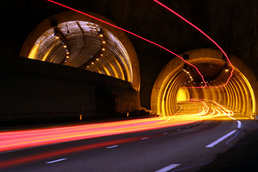 Tunnel en direction de lItalie - tunels toward italy