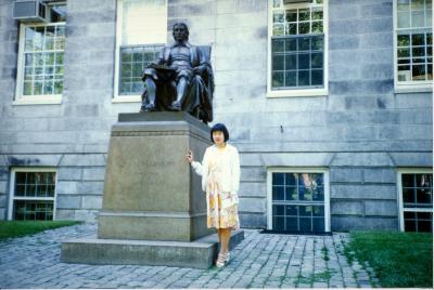Julia_harvard1_600_cl_2400.jpg