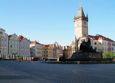 A quiet Sunday Morning at the Old Town Square