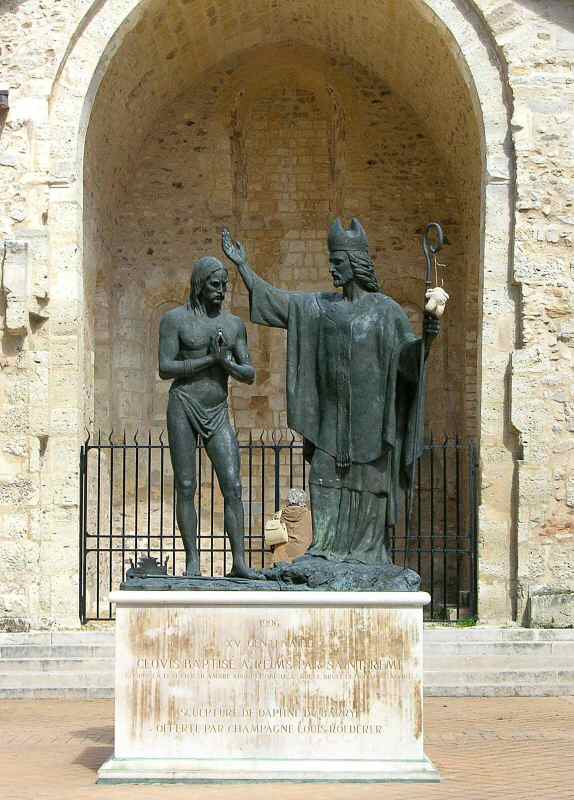 07 Saint-Rmi - Baptism of Clovis by St. Rmi  87000405.jpg