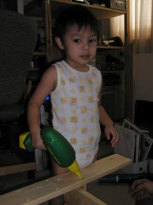 I'm Papa's little helper!