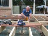 noel gets the joists level