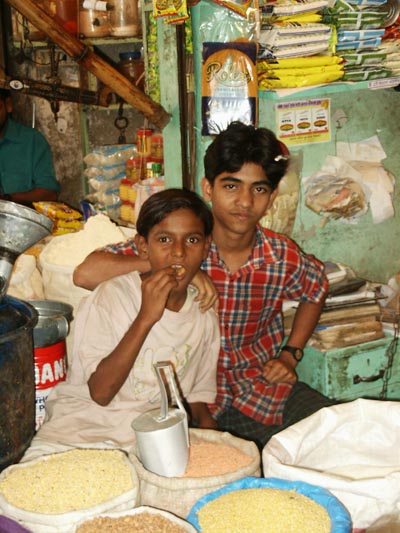 2 Boys, Produce Market, Dhaka
