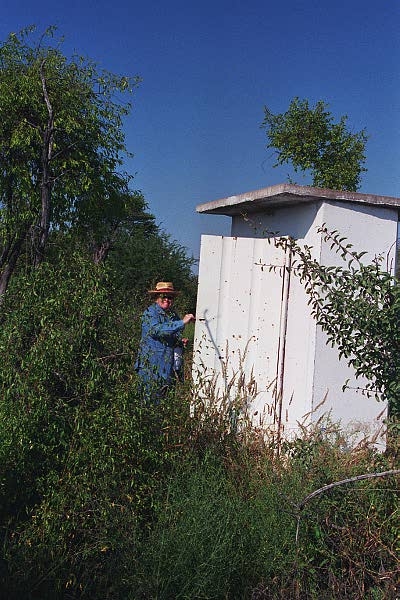 Bush potty at picnic area, Etosha