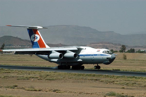 Yemeni IL-76TD just touching down at Sanaa