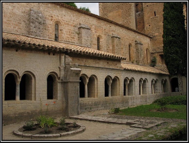 St Guillem abbey cloitre