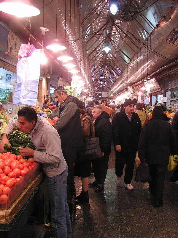 Mahane Yehuda bustling