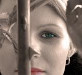 <b>Between-two-Thorns</b><br><font size = 2>thubleau