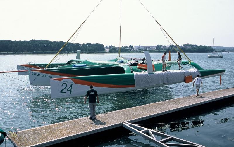 Mise  leau du trimaran Groupama 2