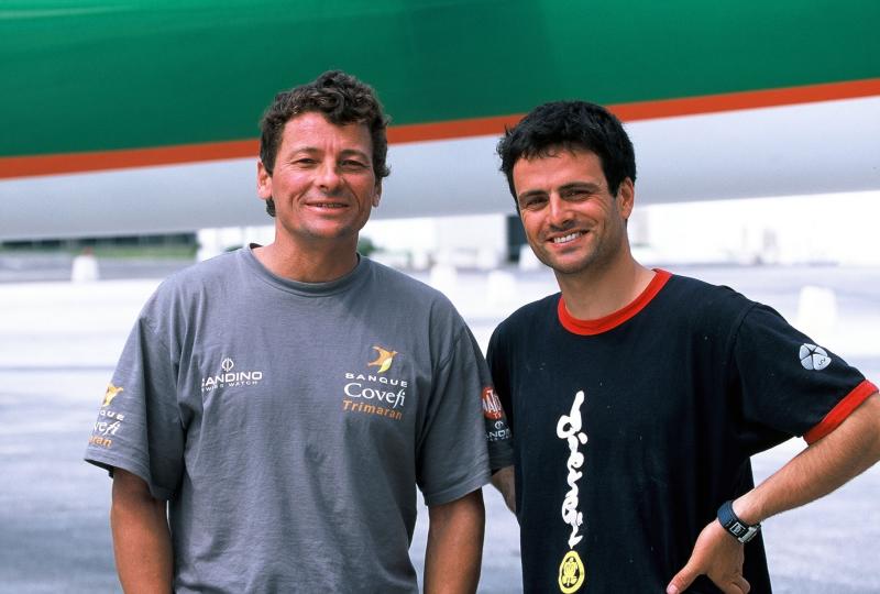 Mise à l'eau du trimaran Groupama 2 avec Franck Cammas le skipper