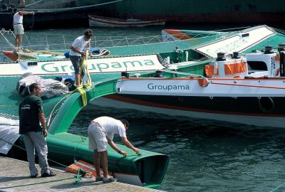 Mise  l'eau du trimaran Groupama 2