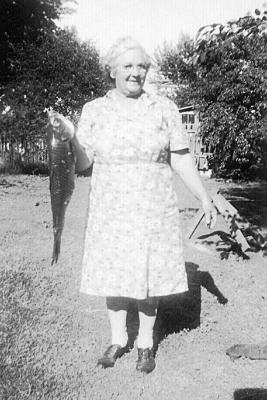 Johndrow, Aunt Virginia & Fish.jpg