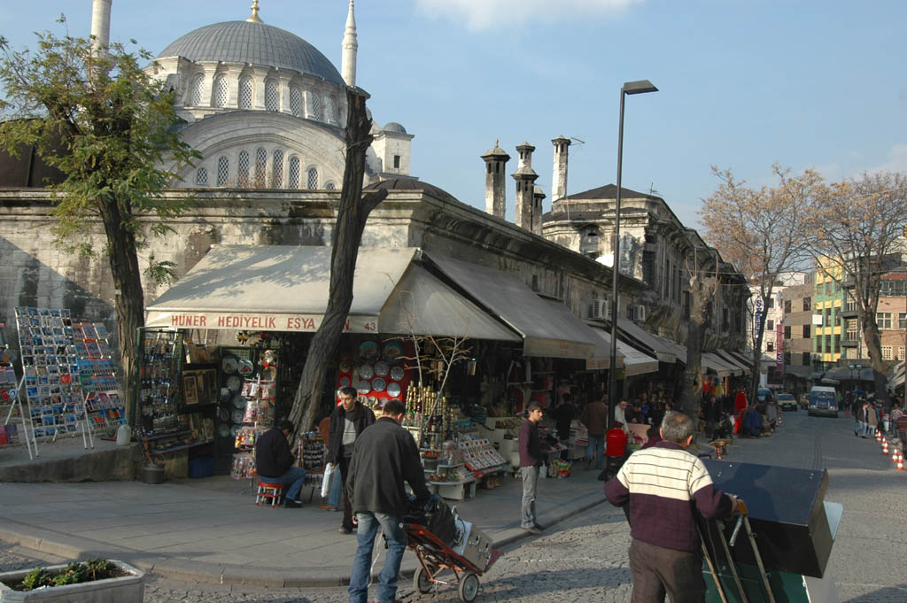 Nuruosmaniye Kulliye shops