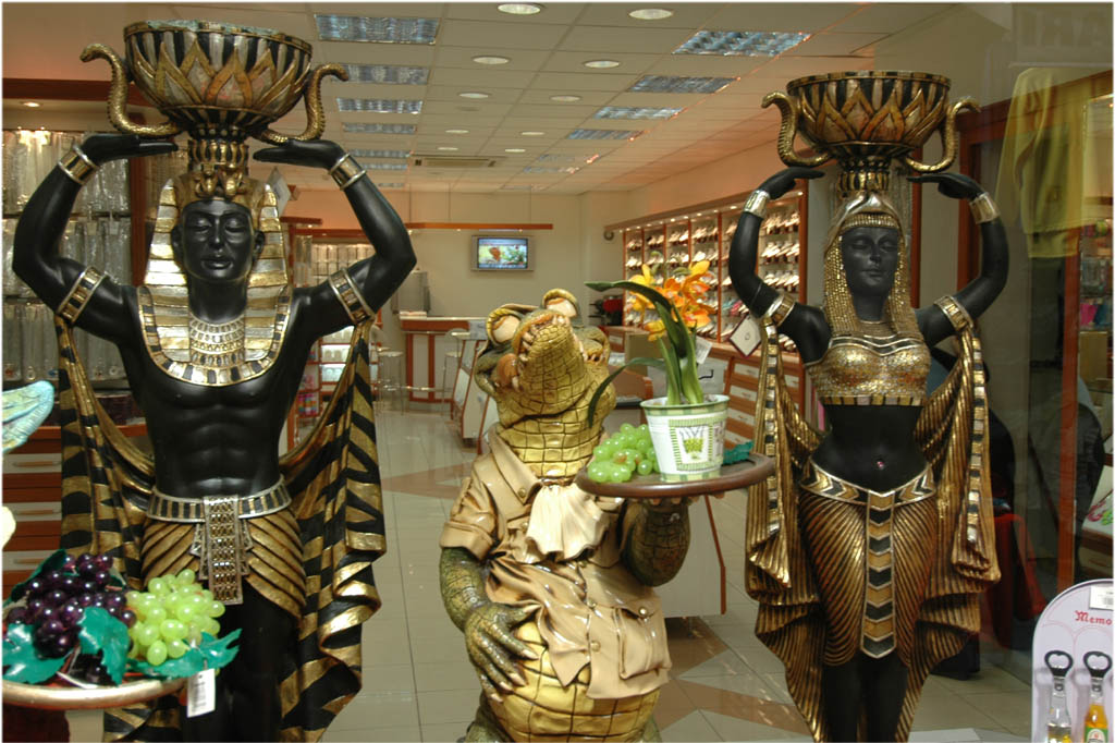Shop window with Egyptian rhapsody