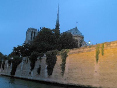NOTRE DAME BY NIGHT