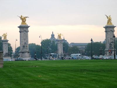 CLOUDY MORNING IN PARIS