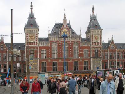 AMSTERDAM CENTRAAL STATION
