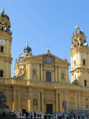 MNCHEN - Theatinerkirche 1