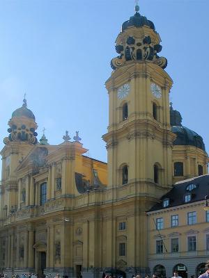 MNCHEN - Theatinerkirche 2