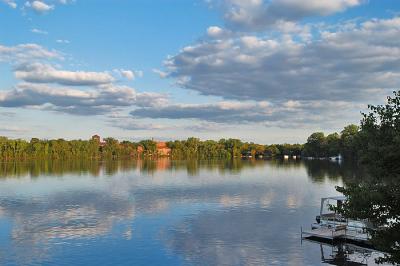 Peaceful Lake Johanna