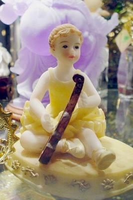 u37/hjew/medium/24136530.figurine.jpg